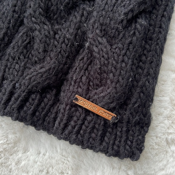 MICHAEL Michael Kors Accessories - Michael Kors black cable knit scarf